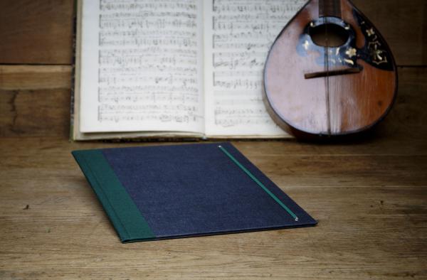 Large selection of handmade sheet music folders without plastic from German manufacture